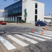 ОБНОВЯВАТ ПЪТНАТА МАРКИРОВКА В СЕВЛИЕВО