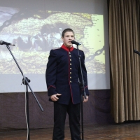   ПОЛКОВНИК ГЕОРГИ ПЕТКОВ НАГРАДИ ИЗЯВИЛИЯ СЕ УЧЕНИК ОТ СУ „ВАСИЛ ЛЕВСКИ“ РУМЕН ГАТЕВ