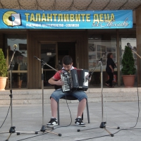 Наградиха талантливите деца на Севлиево